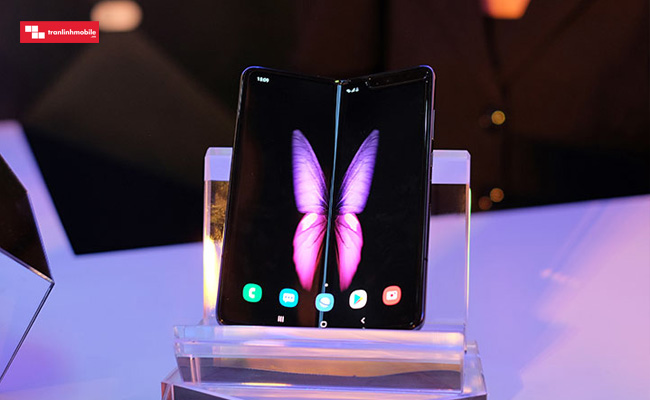 Galaxy Fold 50 triệu, cháy hàng trong ngày đầu mở bán tại Việt Nam