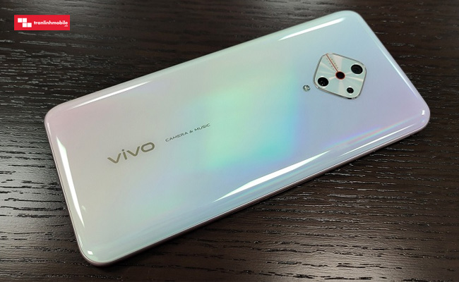 Lộ ảnh thực tế ViVo V17 với cụm camera hình kim cương