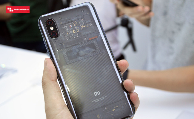 Ngắm nhìn mặt lưng trong suốt của Xiaomi Mi 10 Transparent Edition