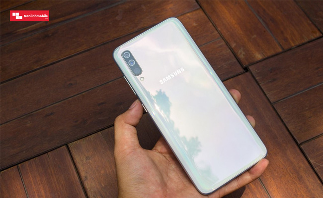 galaxy A70 có gì để xứng đáng với tầm giá 9 triệu