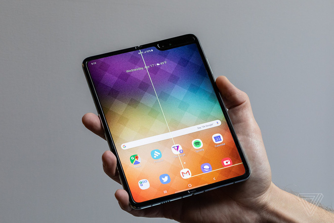 galaxy fold bị hỏng chỉ sau 2 ngày dùng thử